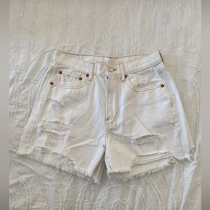 American eagle white distressed denim shorts size 4